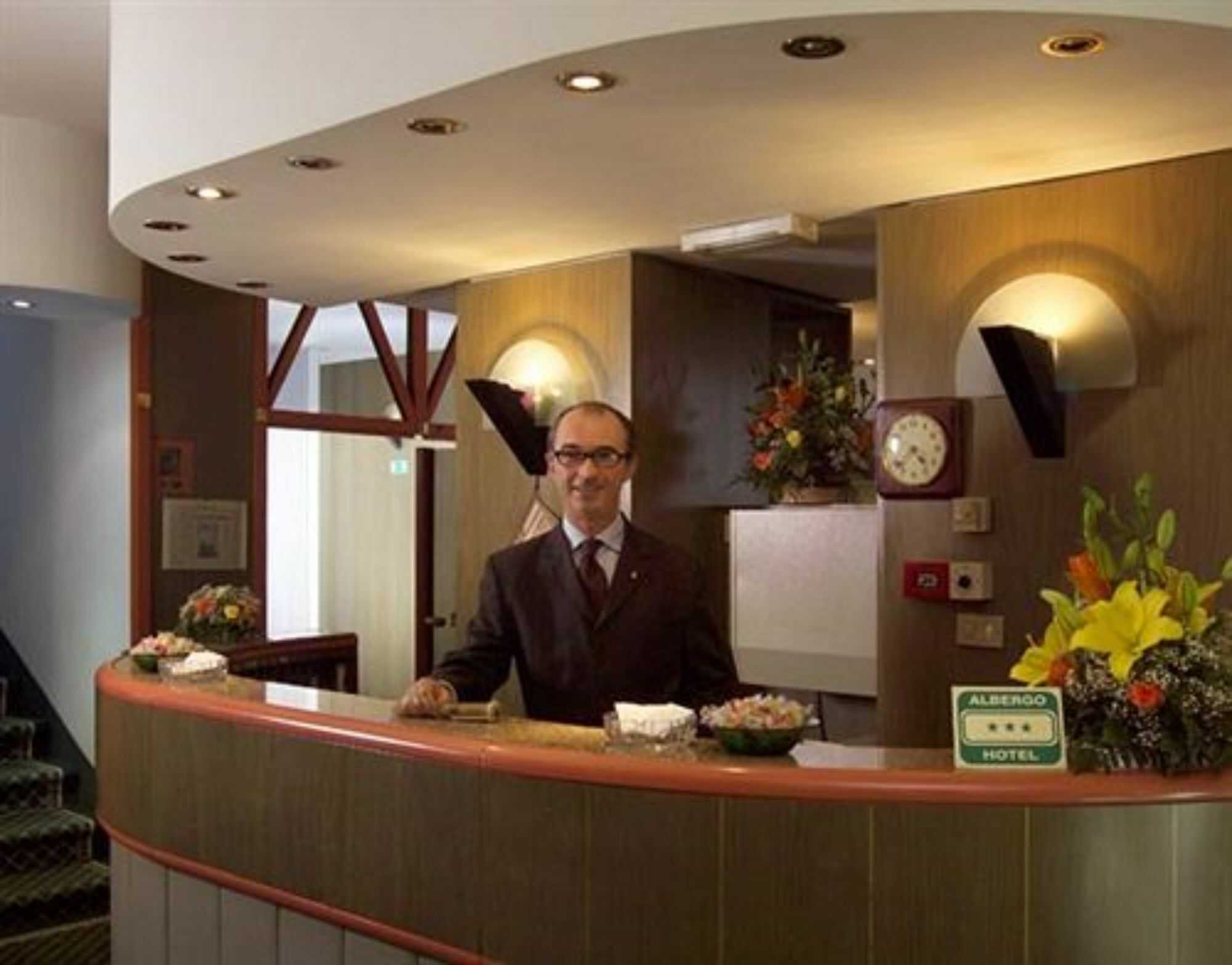Hotel Johnny Milan Exterior photo